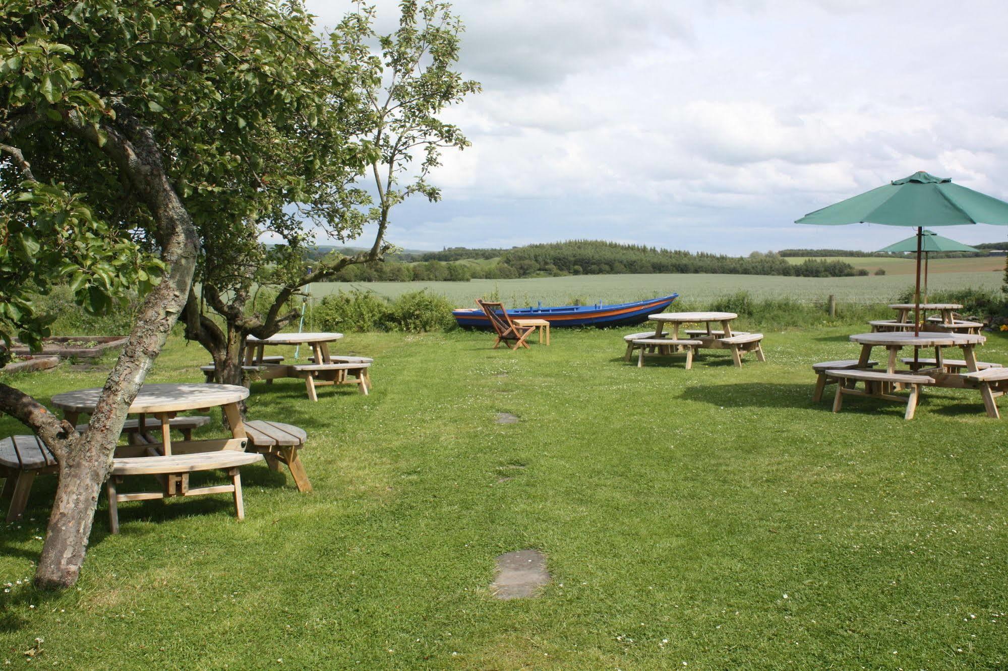 Allanton Inn Екстериор снимка